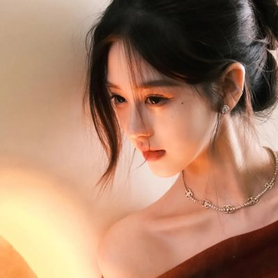 乳房与月亮
